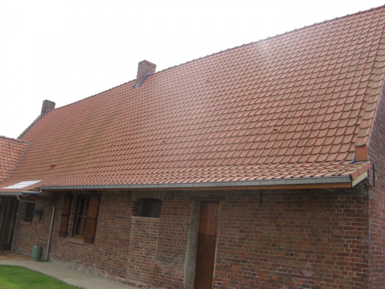 Réalisation RED Toitures — grande ferme avec toiture tuiles terracotta